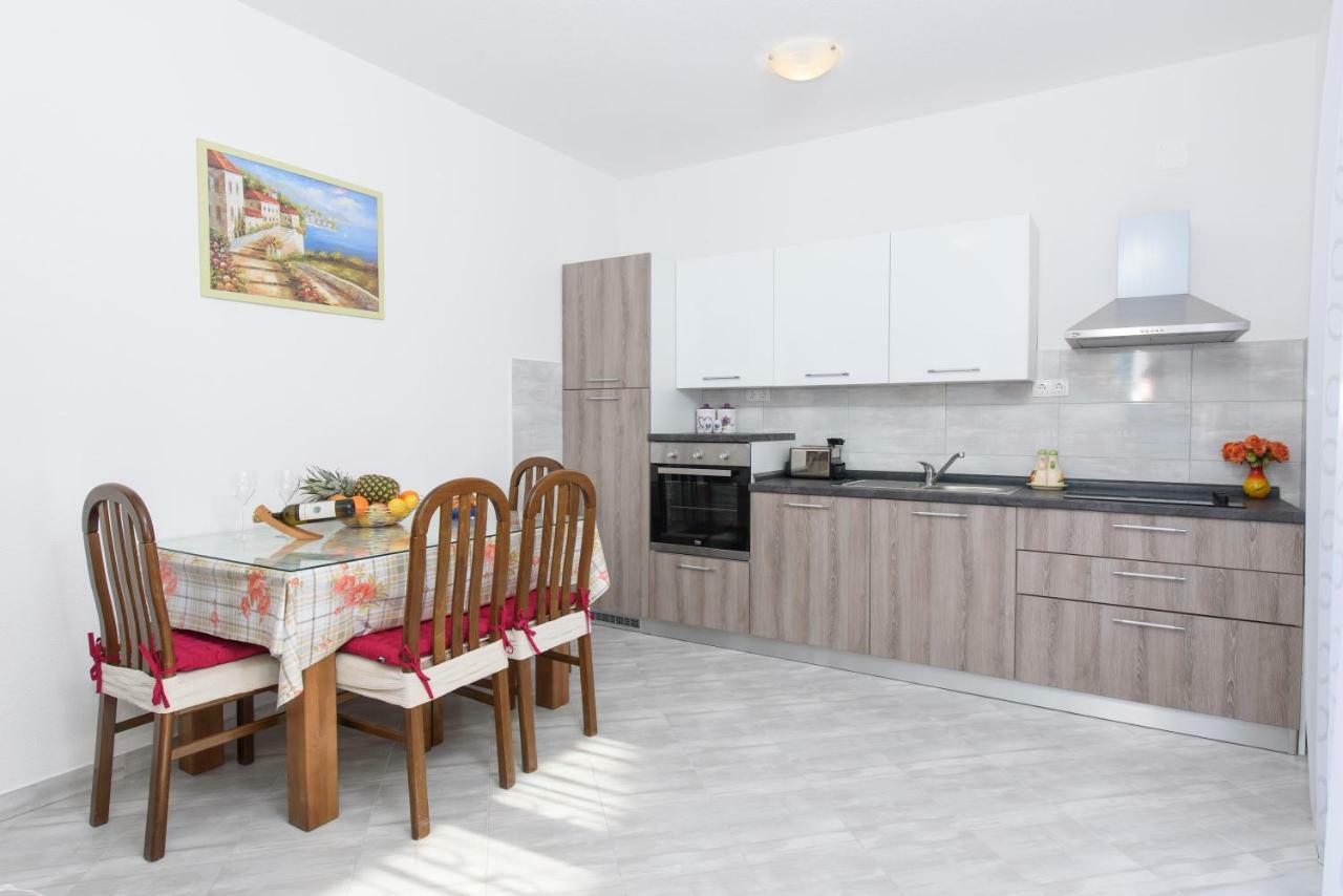 Apartments & Rooms Seaside คาชเตลา ภายนอก รูปภาพ